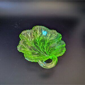 Indiana Glass Green Glass Embossed Leaf Bowl Candy Nut Trinket Dish Vintage